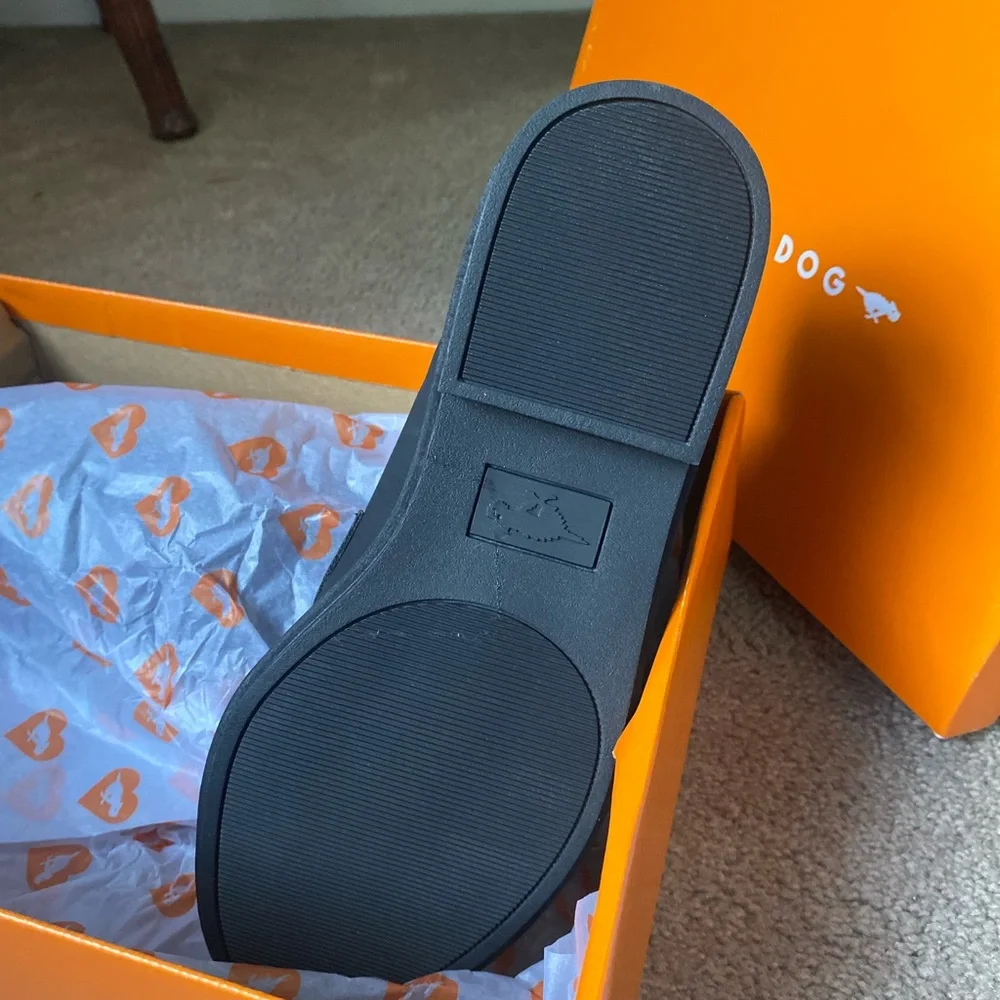 Rocket Dog black slip ons.  Brand new - Picture 3 of 5